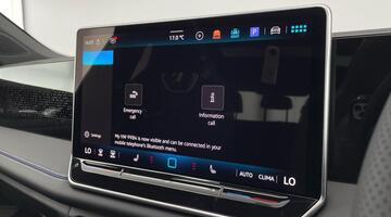 2025 Volkswagen ETSI MHEV R-Line DSG Euro 6 5-door (Black) - Image: 7