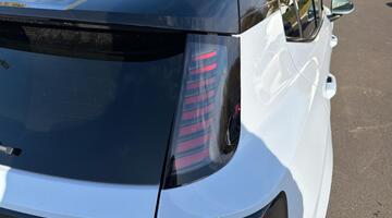 2025 Volvo Twin Performance 69kWh Ultra Auto 5-door (Blue) - Image: 25