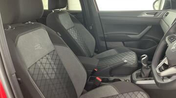 2025 Volkswagen 1.0 TSI Black Edition Euro 6 5-door (Black) - Image: 19