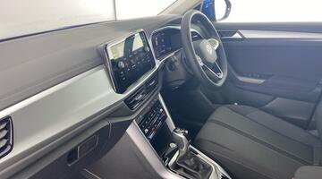 2025 Volkswagen TSI Match DSG Euro 6 5-door (Blue) - Image: 2