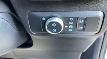 2020 Ford EcoBoost Titanium First Edition Euro 6 5-door (White) - Image: 32