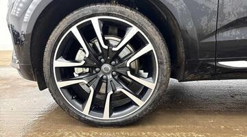 2025 Volvo 2.0h T8 18.8kWh Ultra Bright Auto Euro 6 5-door (Black) - Image: 16