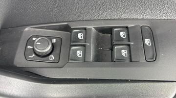 2023 Volkswagen 1.0 TSI Black Edition Euro 6 5-door (White) - Image: 19