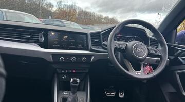 2025 Audi 1.0 TFSI 30 S line Sportback S Tronic Euro 6 5-door (Blue) - Image: 9