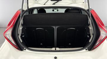 2020 Toyota 1.0 VVT-i x-trend Funroof x-shift Euro 6 5-door (White) - Image: 33