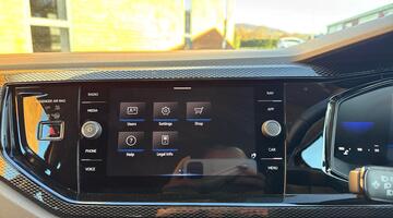 2023 Volkswagen 1.0 TSI Life Euro 6 5-door (Red) - Image: 56