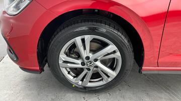 2022 Volkswagen 1.0 TSI R-Line DSG Euro 6 5-door (Red) - Image: 38