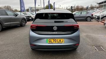 2020 Volkswagen Pro Performance 58kWh Family Auto 5-door (Blue) - Image: 9