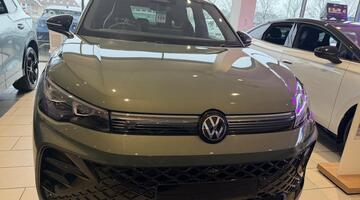 2026 Volkswagen R-Line 1.5 TSI eHybrid 204 PS 6-Speed DSG 5-door (Green) - Image: 5