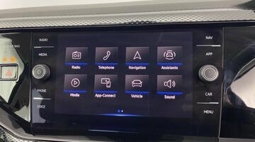 2022 Volkswagen 1.0 EVO Life Euro 6 5-door (Black) - Image: 18