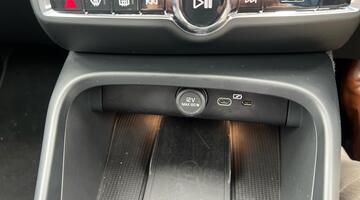 2025 Volvo 2.0 B4 MHEV Ultra Dark DCT Auto Euro 6 5-door (Silver) - Image: 43