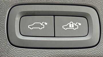 2025 Volvo 2.0h T8 18.8kWh Ultra Bright Auto Euro 6 5-door (Blue) - Image: 19