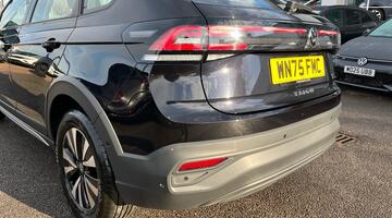 2025 Volkswagen 1.0 TSI Life Euro 6 5-door (Black) - Image: 34