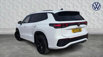 2025 Volkswagen TSI eHybrid 19.7kWh R-Line Edition DSG Euro 6 5-door (White) - Image: 3