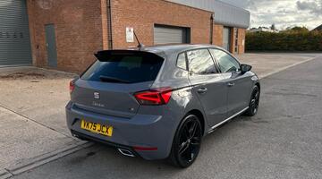 2025 SEAT 1.0 TSI FR Black Edition Euro 6 5-door (Grey) - Image: 10