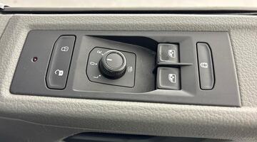 2021 Volkswagen 2.0 TDI SE DSG SWB Euro 6 5-door (Blue) - Image: 20