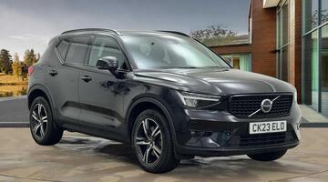 2023 Volvo 2.0 B3 MHEV Plus DCT Auto Euro 6 5-door (Black) - Image: 1