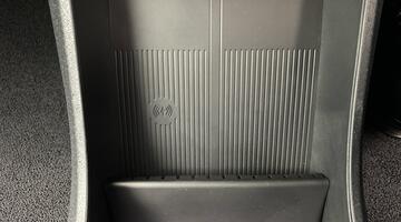 2025 Volvo Single Motor Extended Range 69kWh Plus Auto 5-door (White) - Image: 21