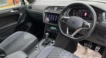 2023 Volkswagen TSI 13kWh R-Line DSG Euro 6 5-door (White) - Image: 6