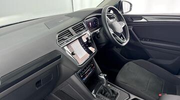 2020 Volkswagen TSI Elegance DSG Euro 6 5-door (Blue) - Image: 2