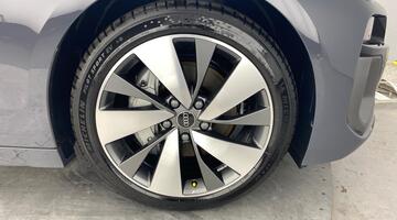 2025 Audi 100kWh S line Auto quattro 5-door (Grey) - Image: 5