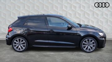 2025 Audi TFSI 35 S line Sportback S Tronic Euro 6 5-door (Black) - Image: 4