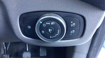 2021 Ford 200 EcoBlue Leader L1 Euro 6 5-door (White) - Image: 17