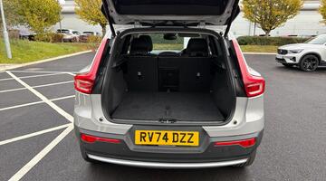 2024 Volvo 2.0 B4 MHEV Ultra Bright DCT Auto Euro 6 5-door (Silver) - Image: 14