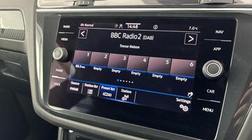 2023 Volkswagen 2.0 TDI R-Line DSG Euro 6 5-door (Grey) - Image: 22