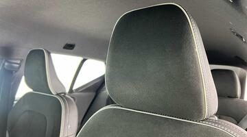 2021 Volvo T3 R-Design Auto Euro 6 5-door (Black) - Image: 11