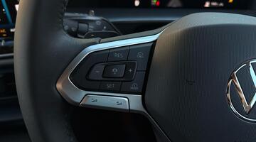 2025 Volkswagen 2.0 TDI Life DSG Euro 6 5-door (Black) - Image: 22