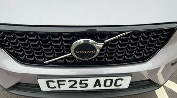 2025 Volvo 2.0 B4 MHEV Ultra Dark DCT Auto Euro 6 5-door (Silver) - Image: 27