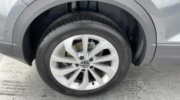 2025 Volkswagen TSI Match DSG Euro 6 5-door (Grey) - Image: 26