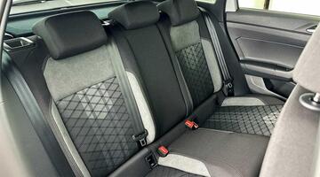 2024 Volkswagen 1.0 TSI R-Line DSG Euro 6 5-door (Silver) - Image: 22