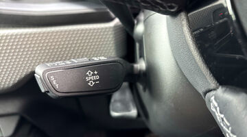 2025 Audi 1.0 TFSI 30 S line Sportback S Tronic Euro 6 5-door (Red) - Image: 23