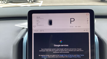 2025 Volvo Twin Performance 69kWh Plus Auto 5-door (Black) - Image: 14