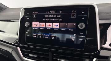 2025 Volkswagen TSI R-Line DSG Euro 6 5-door (Black) - Image: 13