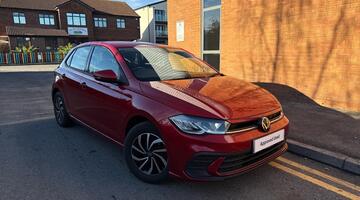 2023 Volkswagen 1.0 TSI Life Euro 6 5-door (Red) - Image: 9