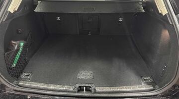 2025 Volvo 2.0h T8 18.8kWh Ultra Bright Auto Euro 6 5-door (Black) - Image: 14