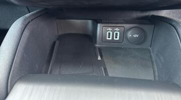 2021 Ford EcoBlue Titanium Edition Auto Euro 6 5-door (Blue) - Image: 23