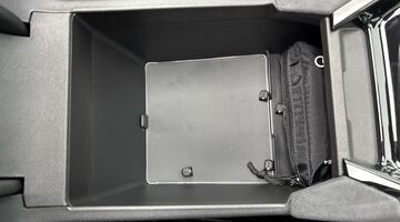 2025 Audi SQ6 SUV Edition 1 e-tron 360,00 kW (Black) - Image: 25