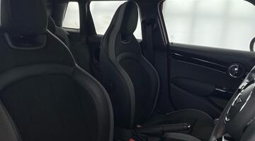 2021 MINI Cooper Sport Euro 6 5-door (Red) - Image: 26