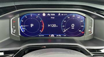 2024 Volkswagen 1.0 TSI R-Line DSG Euro 6 5-door (Silver) - Image: 24