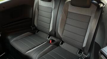 2025 Volkswagen TSI R-Line DSG 2WD Euro 6 2-door (Black) - Image: 21