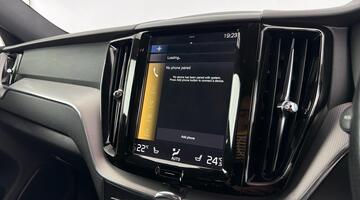 2019 Volvo 2.0 D4 R-Design Auto Euro 6 5-door (Black) - Image: 22