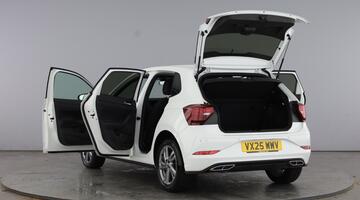 2025 Volkswagen 1.0 TSI R-Line DSG Euro 6 5-door (White) - Image: 11