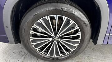 2025 Volkswagen ETSI MHEV Life DSG Euro 6 5-door (Purple) - Image: 40