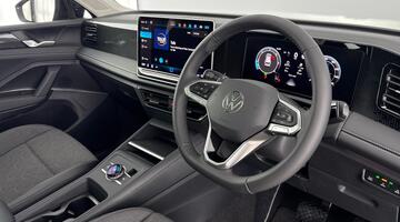 2025 Volkswagen 2.0 TDI Match DSG Euro 6 5-door (Black) - Image: 6