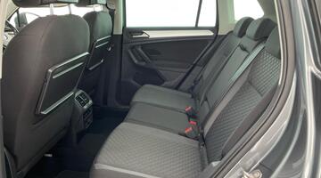 2018 Volkswagen 2.0 TDI SE Navigation DSG Euro 6 5-door (Grey) - Image: 36