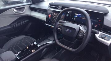 2025 Ford Standard Range 43kWh Premium Auto 5-door (White) - Image: 6